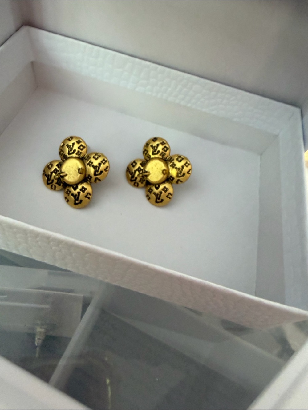 Gold Tine Flower Stud Earrings - Women Jewelry, Fashion Jewelry, New - Picture 8 of 10
